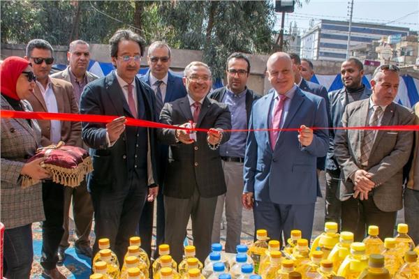رئيس جامعة طنطا  يفتتح  منفذ جديد لبيع السلع الغذائية بأسعار مخفضة للطلاب 