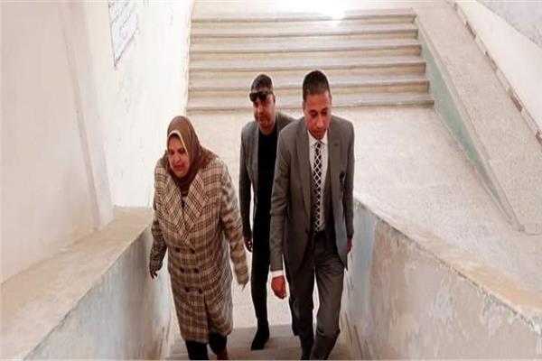 جوالات مكوكية لقيادات التعليم لمتابعة انتظام الدراسة 