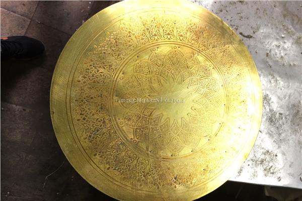 إحدى المشغولات النحاسية