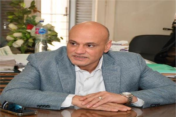 الكاتب الصحفي خالد ميري رئيس تحرير جريدة الأخبار