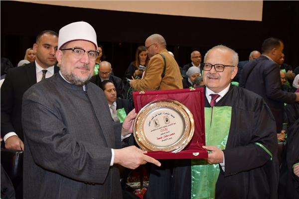 فاعليات حفل تخرج طلاب كلية الطب‎ ‎بجامعة القاهرة