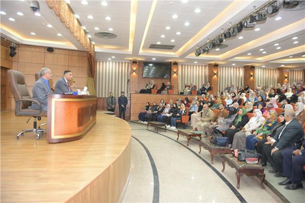 الدكتور ايمن مختار محافظ الدقهلية