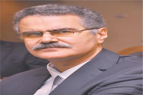 أشرف غريب