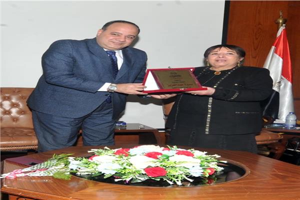 الفنانة القديرة سميرة عبد العزيز والكاتب الصحفي الكبير أحمد جلال