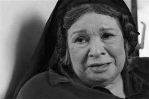 الفنانة كريمة مختار