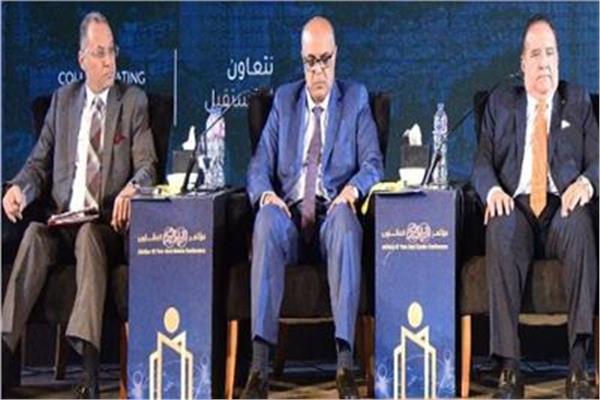 جانب من الجلسة النقاشية بمؤتمر أخبار اليوم العقاري