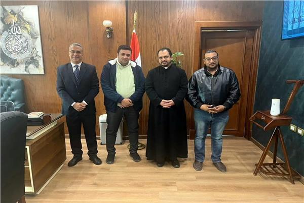 تهنئة الكنيسة الكاثوليكية بمدنية العبور لرئيس جهاز المدينة بشهر رمضان
