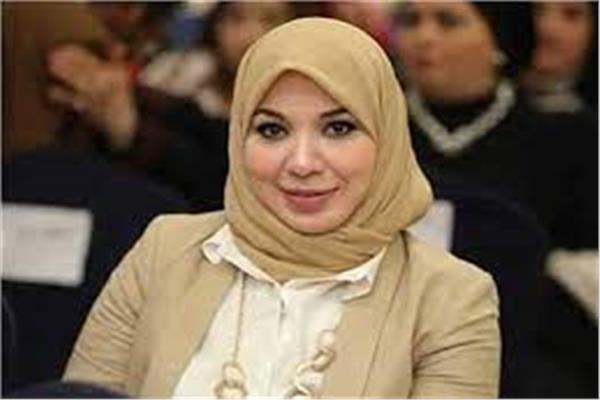النائبة دينا هلالي