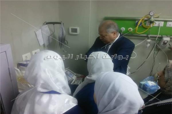 وكيل وزارة الصحة بالقليوبية يقوم بجولة مرورية بإدارة كفر شكر ومستشفى التأمين ببنها
