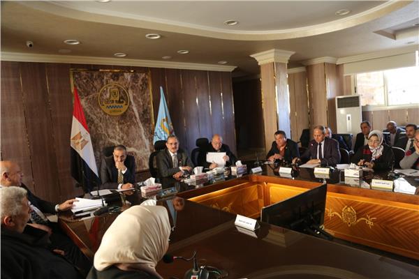 محافظ كفر الشيخ يستعرض المشروعات الجارية 