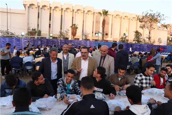 فاعليات الإفطار الجماعي مع الطلاب المغتربين بالمدن الجامعية