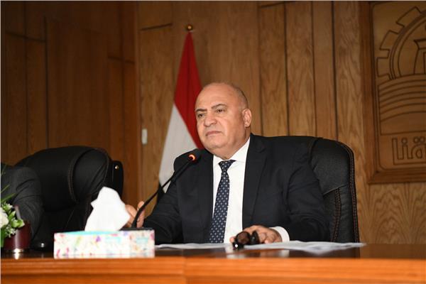 اللواء أشرف الداودي محافظ قنا