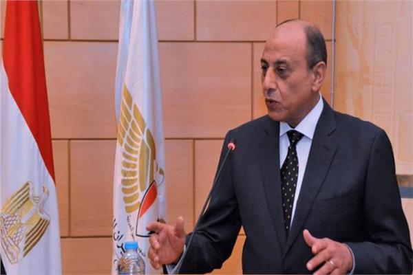   وزير الطيران خلال اجتماع  مجلس الوزراء