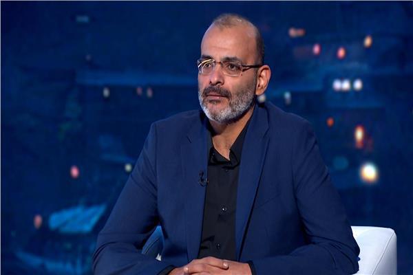 أيمن بهجت قمر