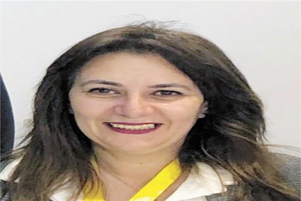 الإعلامية أميمة شكرى