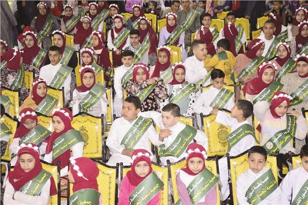 الأطفال المشاركون فى مسابقة نور القلوب