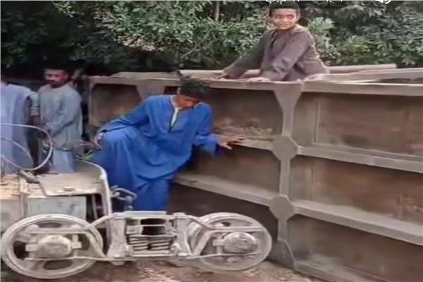 خروج قطار قصب عن القضبان 
