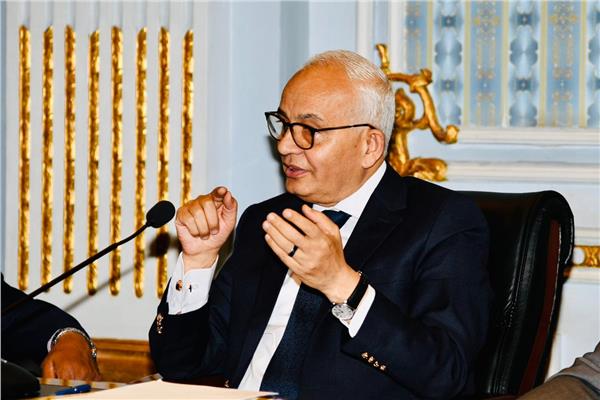 وزير التعليم خلال الجلسة