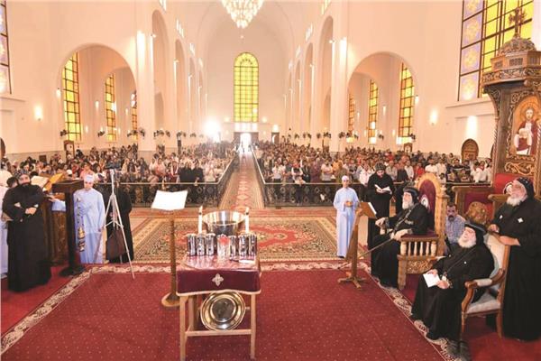 البابا تواضروس يترأس قداس أحد الشعانين