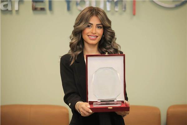 الفنانة منه فضالي