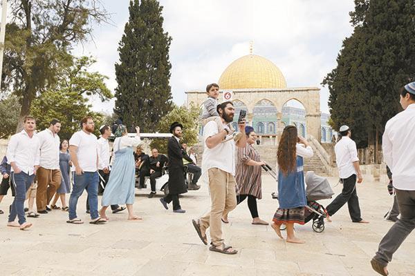 اقتحامات المستوطنين لباحات المسجد الأقصى
