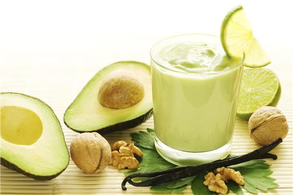 أڤاكودو و المكسرات 