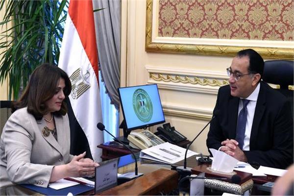 لقاء رئيس الوزراء مع وزيرة الهجرة