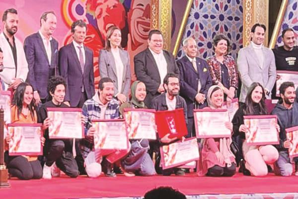 المكرمون مع وزيرة الثقافة وخالد جلال وهانى أبو الحسن