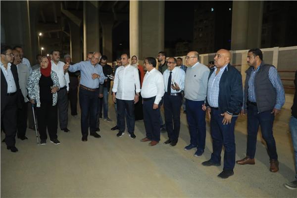 محافظ الجيزة خلال جوله مسائية 