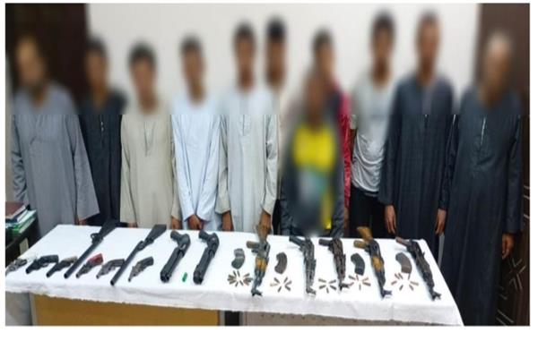 حملة أمنية بقنا ..ضبط 28 متهم بحوزتهم 37 قطعة سلاح بقنا