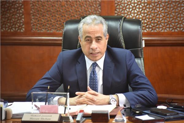 وزير القوي العاملة حسن شحاتة