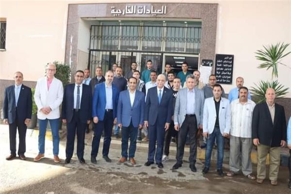 رئيس جامعة المنوفية يتفقد معهد الكبد القومي 