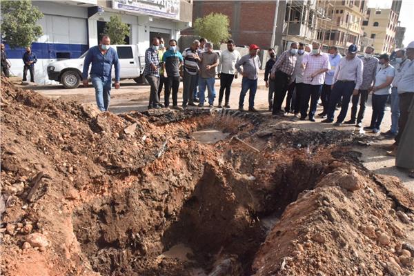  إصلاح كسر مفاجئ بخط طرد صرف