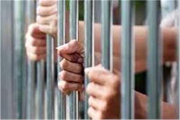 ضبط 3 أشخاص بحوزتهم 5 كيلو حشيش وهيروين بالقاهرة - أرشيفية