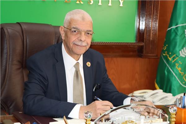 الدكتور أحمد فرج القاصد رئيس جامعة المنوفية