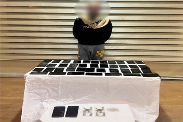 الأمن العام يضبط تاجر مخدرات بـ4 كيلو حشيش في الإسماعيلية 