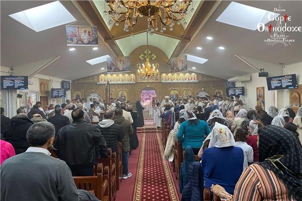 فعاليات قداس كنيسة القديسين مارمينا وأبو سيفين بفرنسا