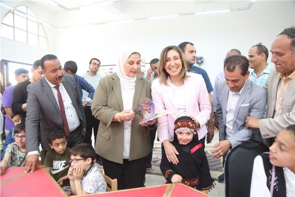 وزيرة الثقافة تفتتح مكتبتي ضاحية "السلام الثقافية""والعريش العامة"
