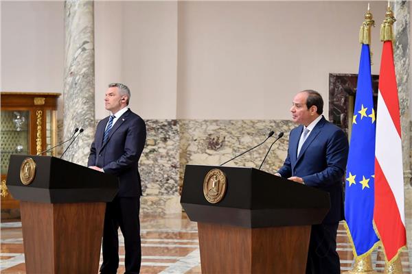 مستشار النمسا كارل نيهامر خلال المؤتمر الصحفي مع الرئيس السيسي