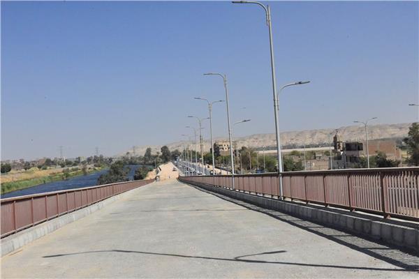 محافظ أسيوط يضبط سيارتين نقل لمخالفتهما تعليمات المرور والسير دون رخصة قيادة