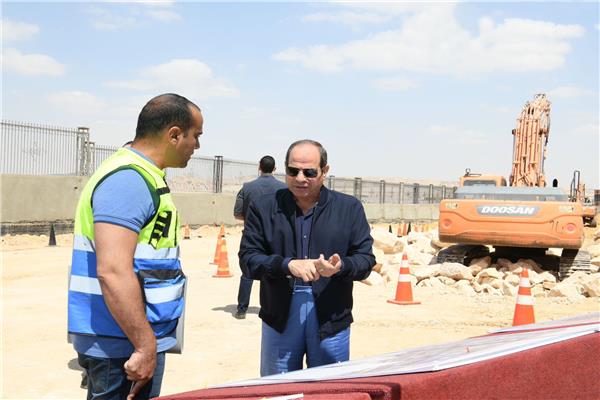 الرئيس السيسي خلال الجولة التفقدية