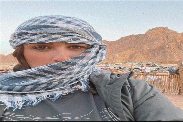 الفنانة ياسمين عبد العزيز