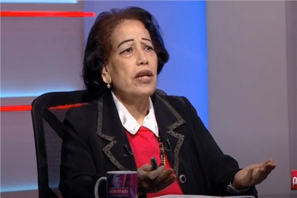 الدكتورة هدى زكريا ، استاذ علم الاجتماع السياسي