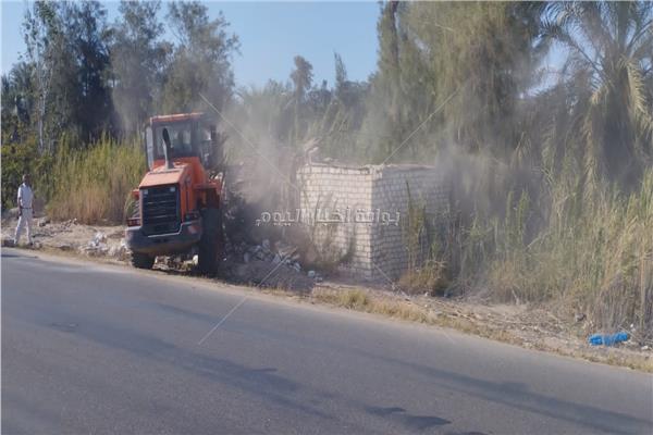 في اليوم الأول بالموجه الـ 21.. محافظة الجيزة تزيل 46  حالة تعدي على مساحة 1237 م أملاك دولة 