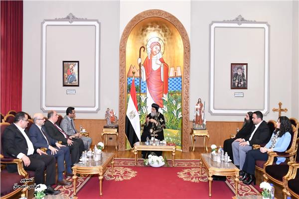 البابا تواضروس وخالد البلشي ووفد نقابة الصحفيين