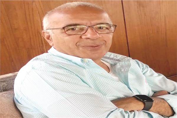 الأديب الروائى هشام الخشن