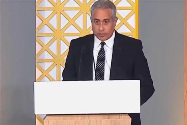 حسن شحاتة وزير القوى العاملة