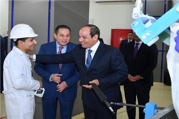 الرئيس السيسي يتفقد مصنع الشرقية للسكر بـ«الصالحية الجديدة»