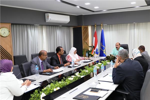 اللواء أشرف عطية محافظ أسوان