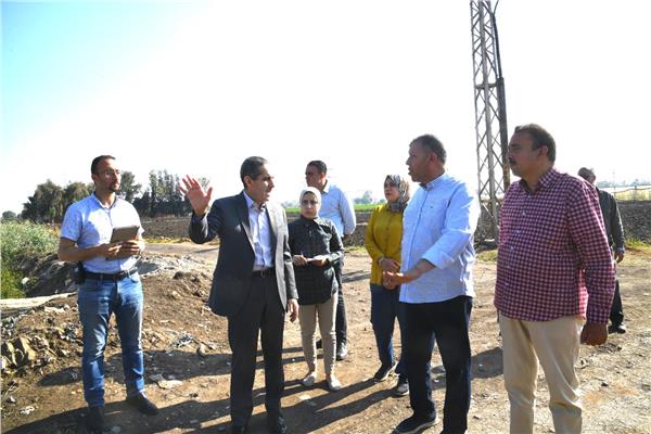 محافظ الغربية يتفقد محور طريق النعناعية الجديد بكفر الزيات